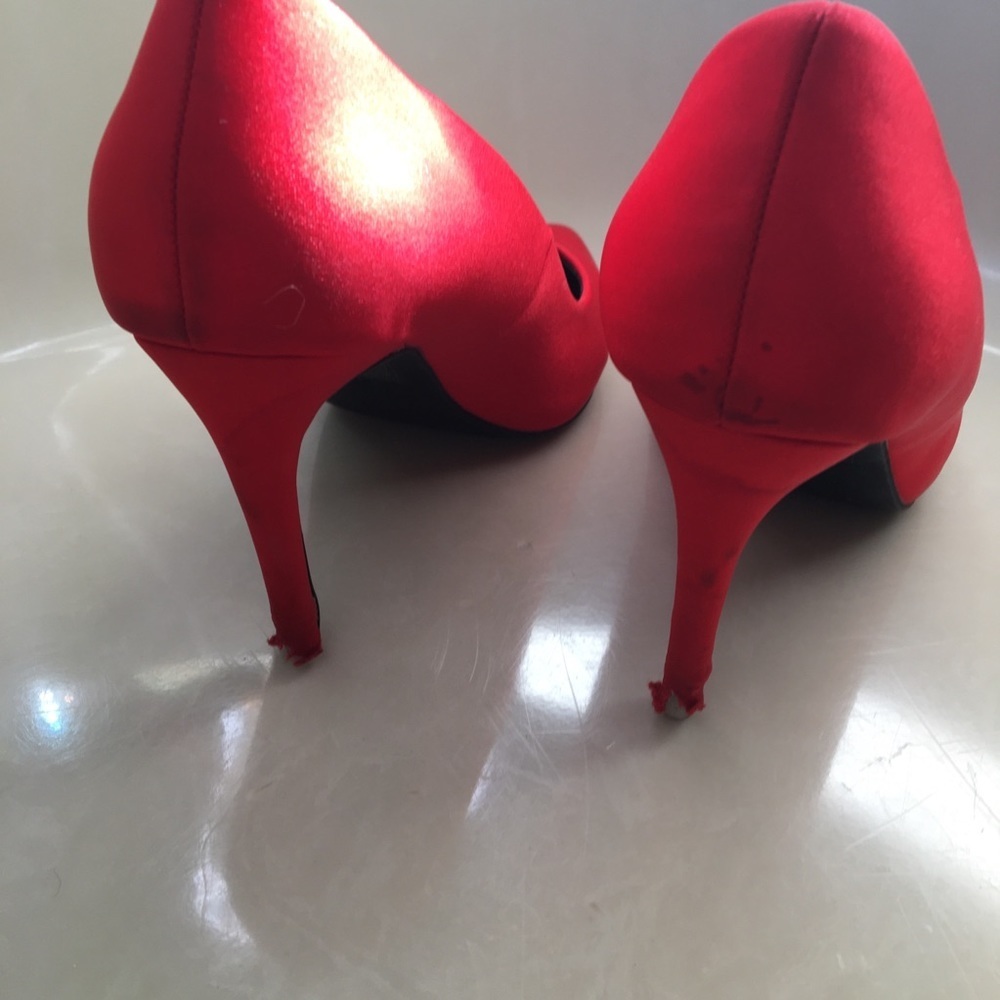 Call it Spring hot red statement heel - Picture 4 of 5